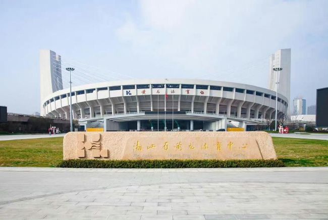 电影《黑亚当》由佐米·希拉尔执导，道恩·强森、皮尔斯·布鲁斯南等主演，讲述了极具颠覆性的超级英雄黑亚当在获得神力之后开启复仇的故事